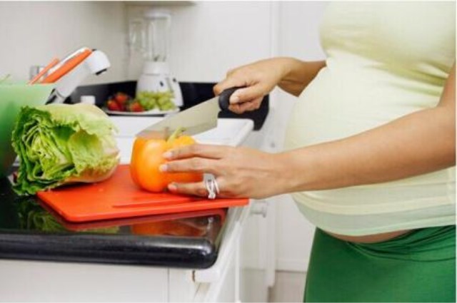 孕期常吃这四种食物胎宝宝发育好,孕初期吃什么饭菜能改善孕期反应