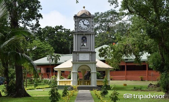 拥有漂浮在海上的披萨店的岛国斐济，不仅仅适合吃海鲜度蜜月