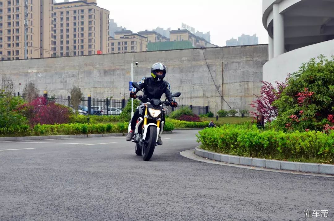 宝马摩托车入门款g310r参数表,宝马入门摩托车g310s