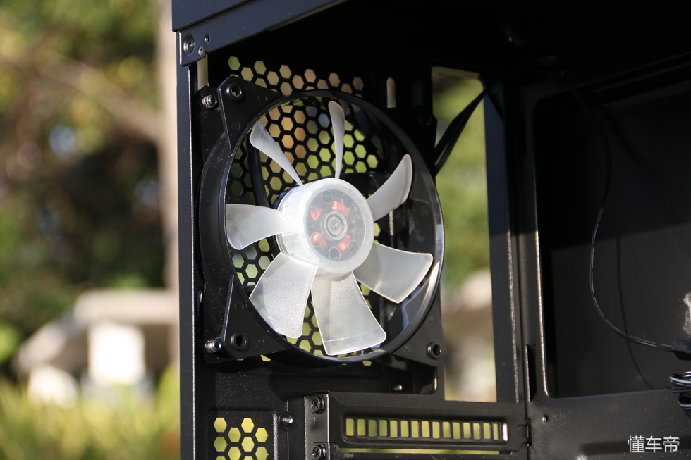 酷冷至尊masterbox600,酷冷至尊机箱毁灭者mb500