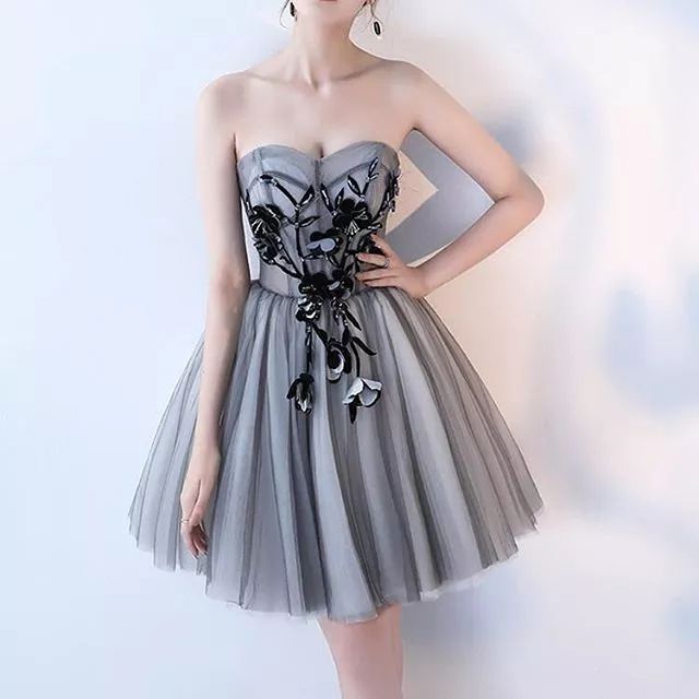 蝴蝶结连衣裙漂亮迷人,清纯迷人瘦身连衣裙