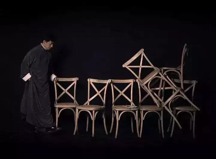 暌违16年成龙新歌人生独白：最是人间敌不过，物是人非事事休