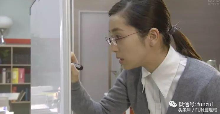 一觉醒来失去处女身，从小透明变ins网红，这波失忆666