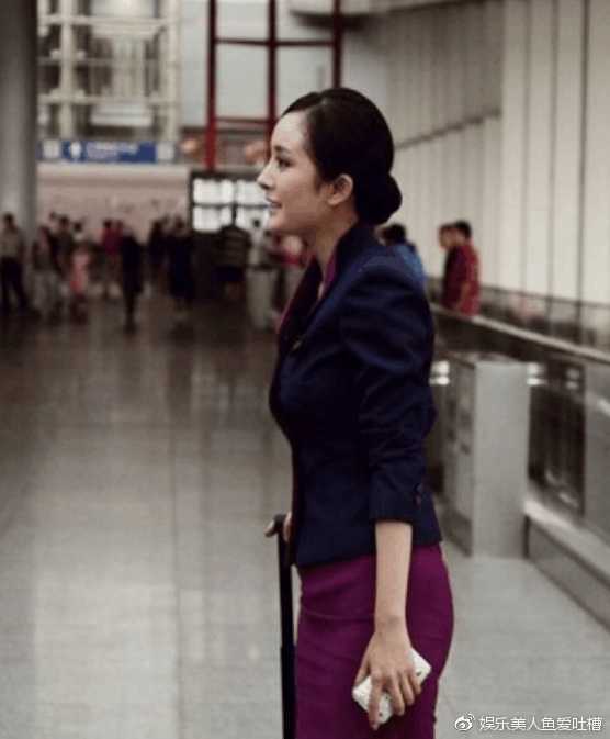 杨幂街拍打扮视频,杨幂制服穿搭图片