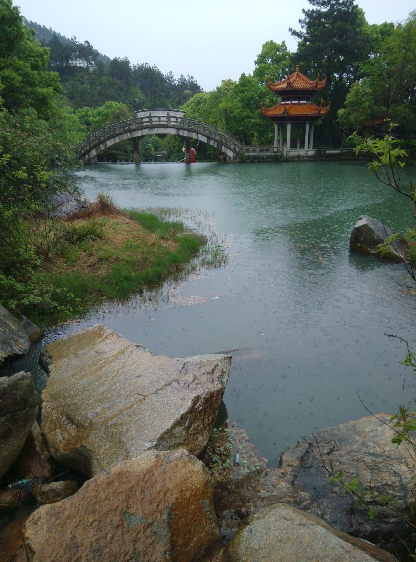南岳水帘洞,月光下的村落,大山里的篝火