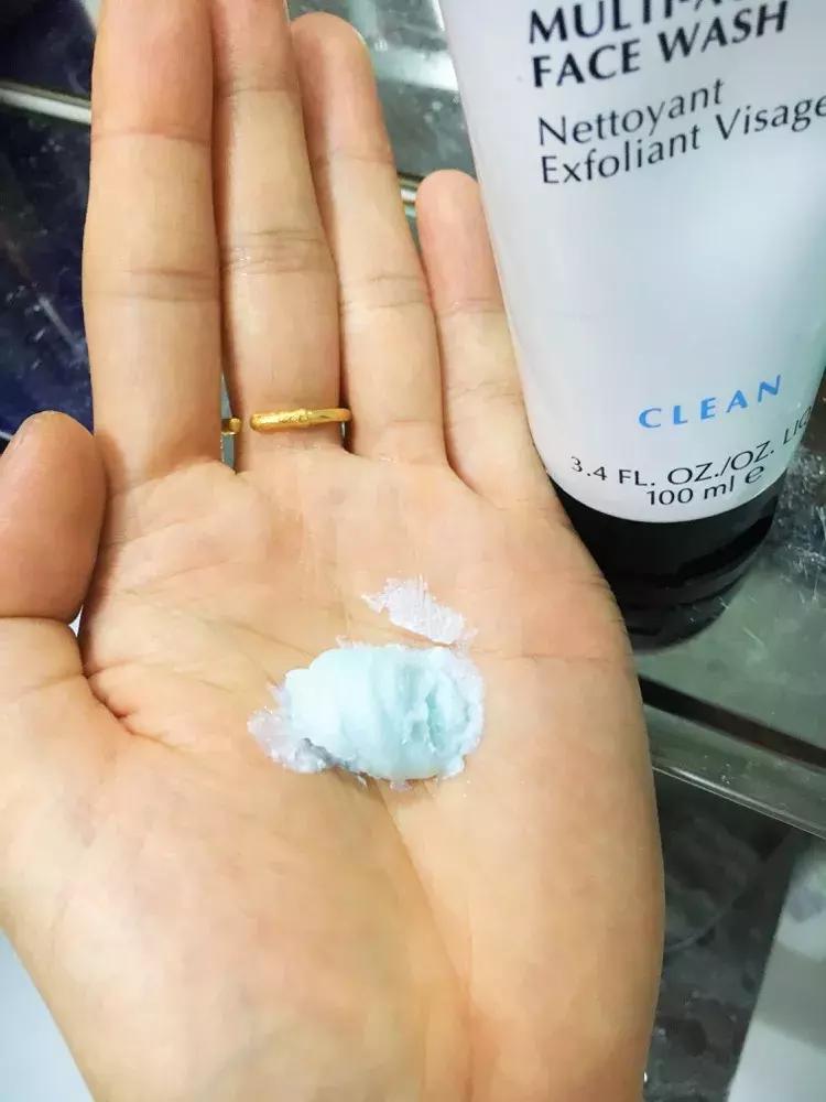 温和不伤肤清洁面部,深层清洁又不伤皮肤的女士洁面