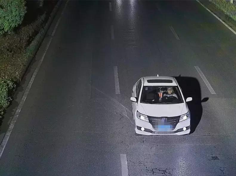 速来围观可以看到什么,公路抓拍爆闪