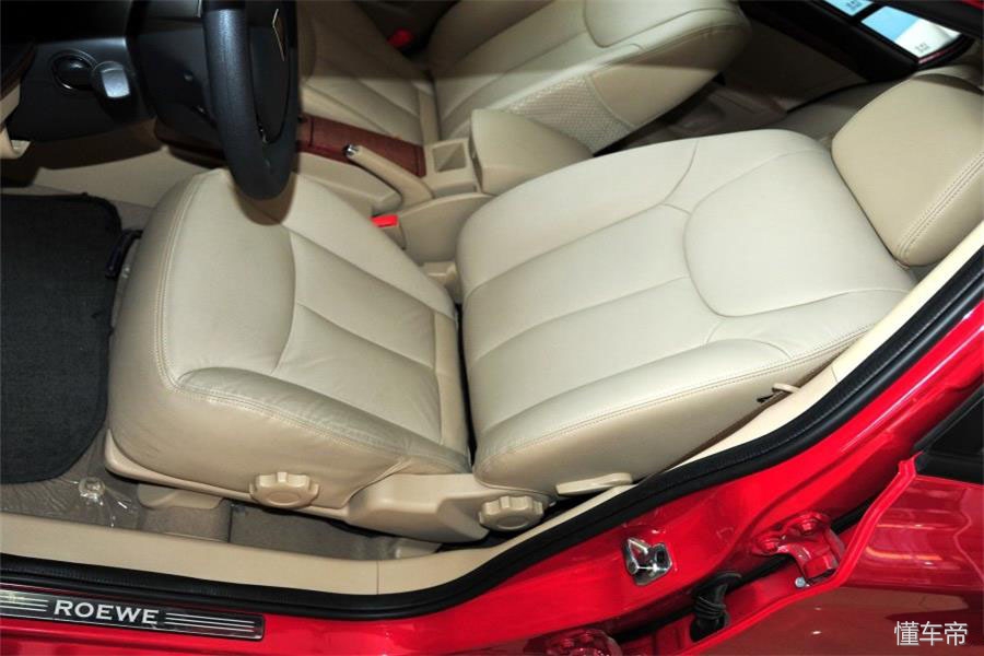 性能和性价比兼顾的车,荣威3502014款1.5l自动迅悦版
