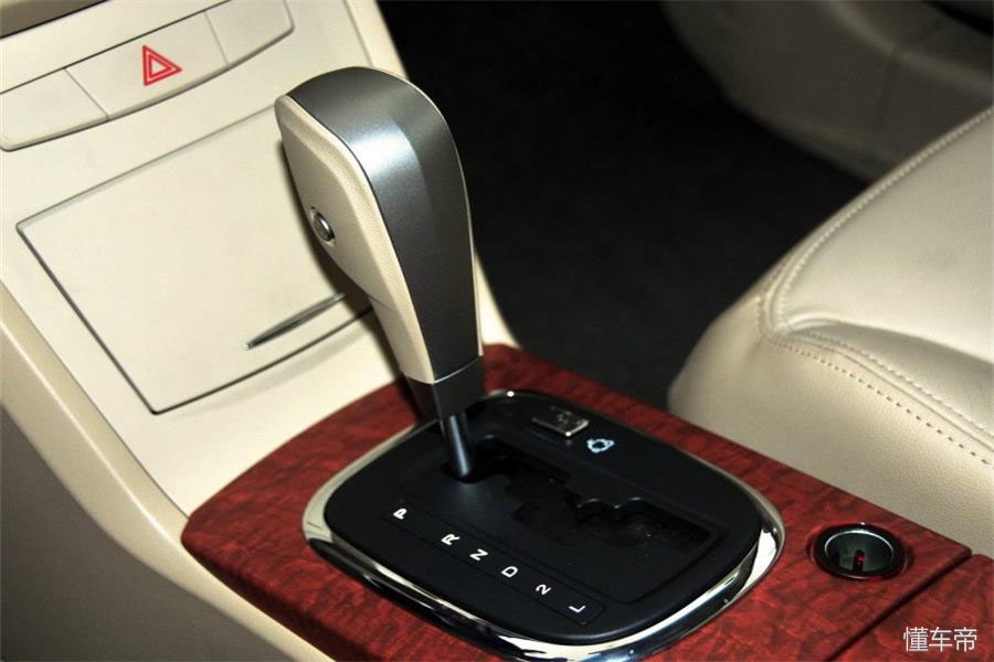 性能和性价比兼顾的车,荣威3502014款1.5l自动迅悦版