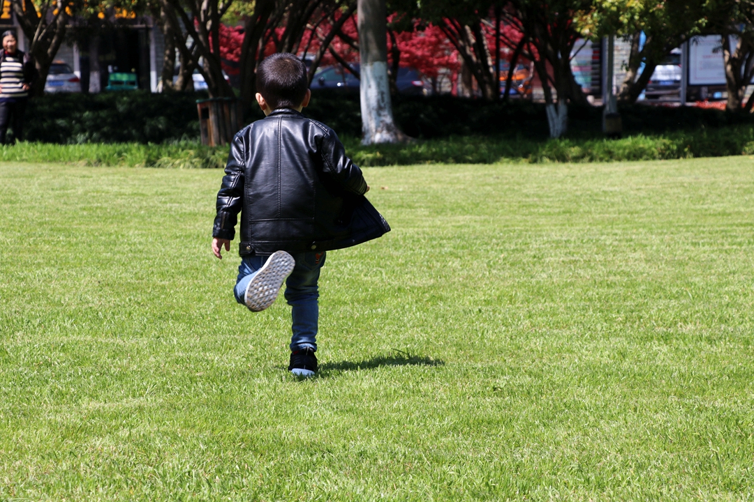 宝贝的运动鞋,宝贝的小运动鞋