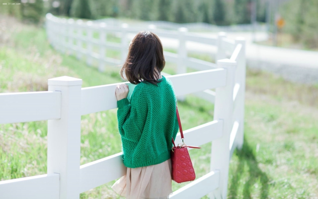 我已经不是那个随便撩撩就跟你走的小女孩了