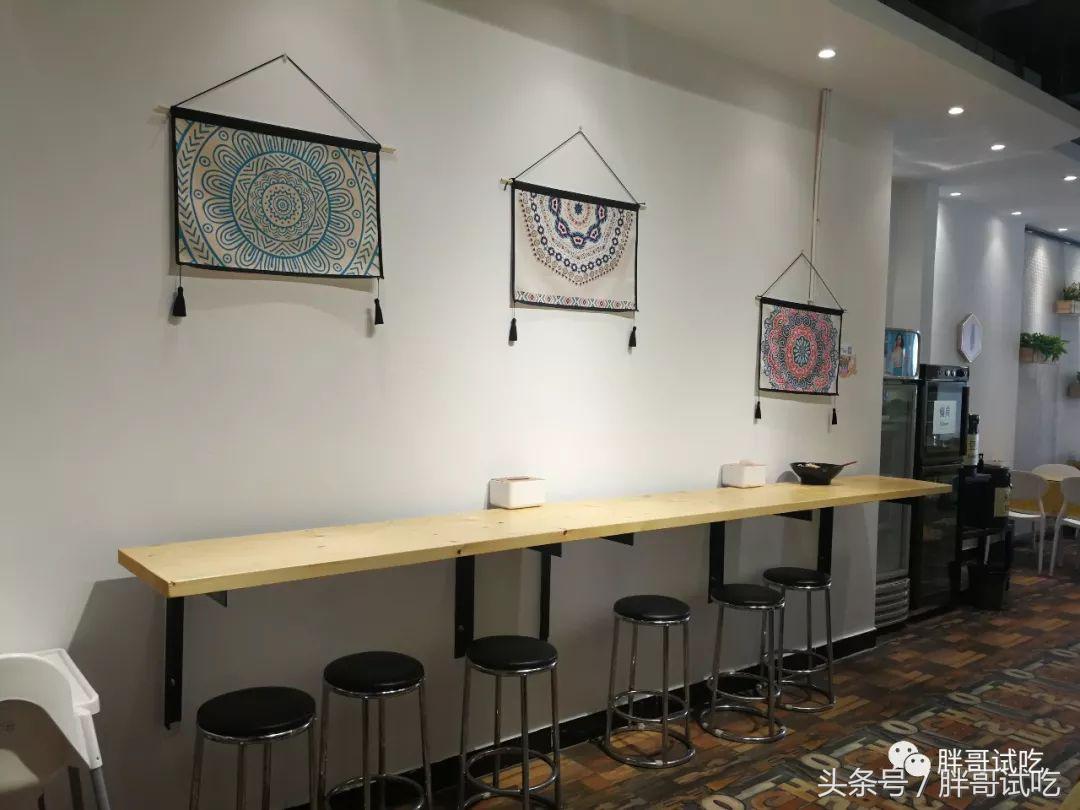 胖哥吃无骨鸡爪,胖哥试吃鸡爪