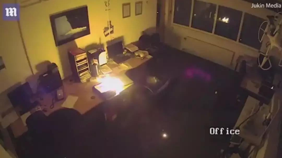 别再关机充电一整夜了，笔记本突然爆炸烧毁办公室！