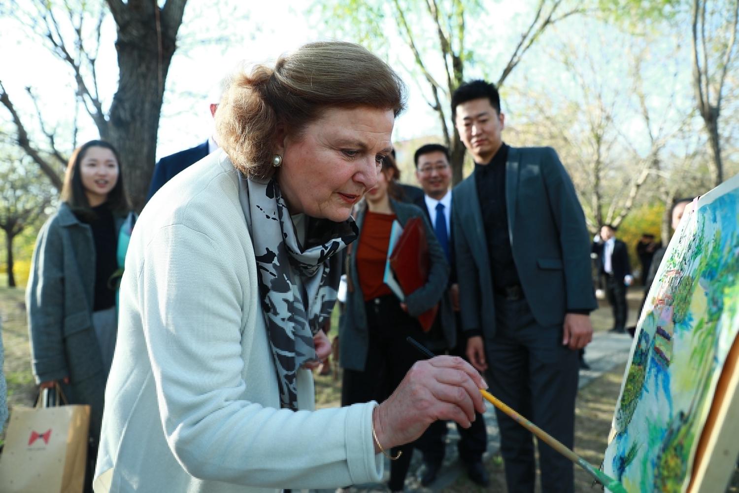 加拿大前总理和夫人到访燕京理工学院世界级政治家带学生看世界