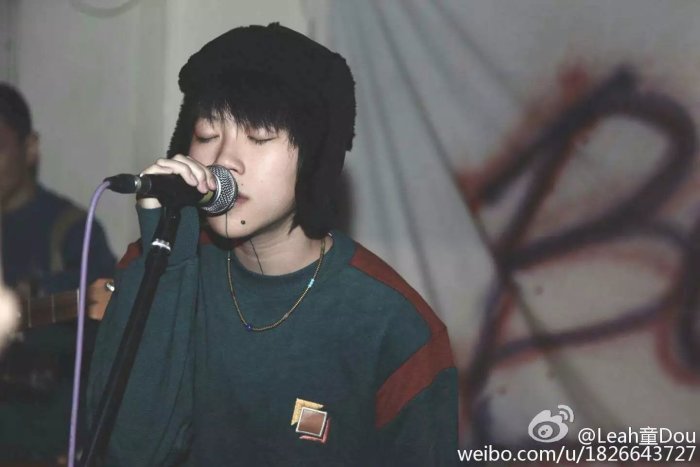 菲已入佛,唯已成仙,留童一个在人间