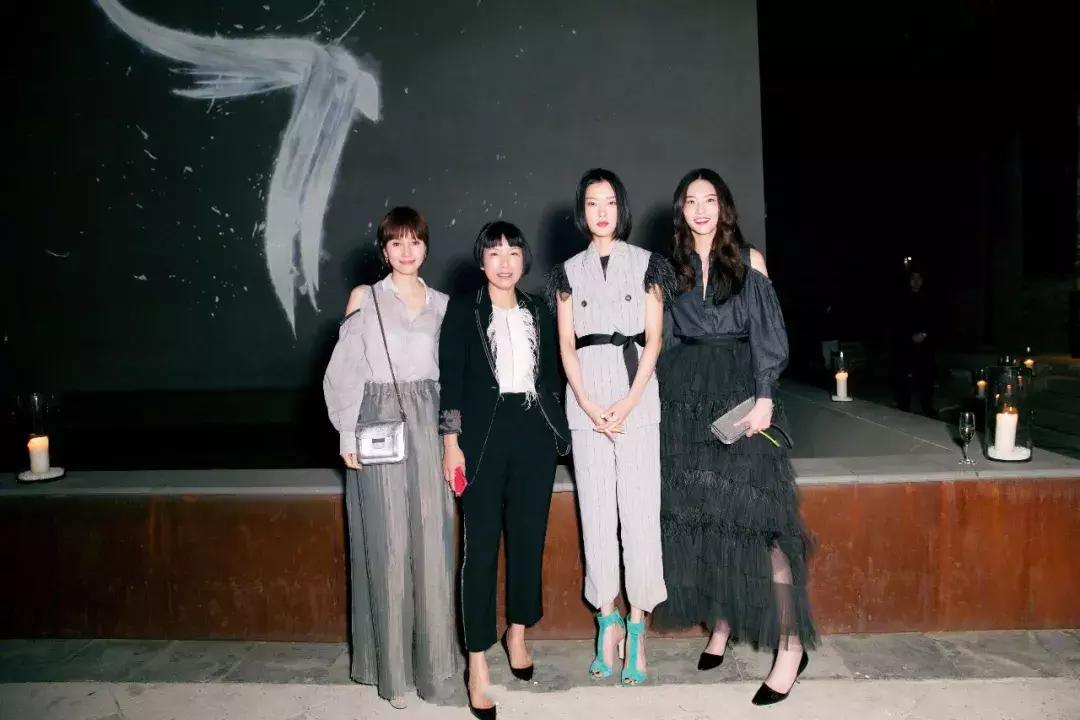 刘雯贺聪时装秀,刘雯贺聪时装周照片