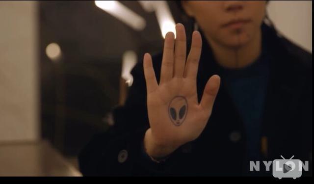 菲已入佛，唯已成仙，留童一个在人间