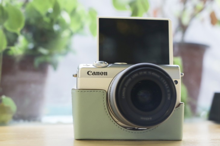 既能拍风景又能拍原相的微单相机,带180度翻转屏的微单相机800左右