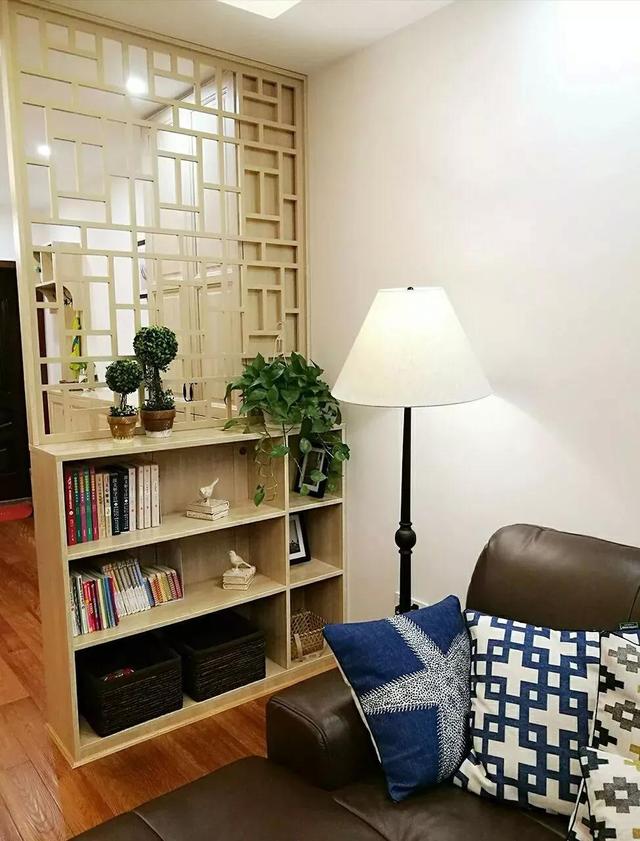 门对客厅最佳解决方法,装修大门对着厕所怎么解决