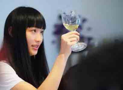 教你如何品鉴白葡萄酒whitewine