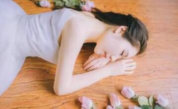 什么肝脏疾病会导致嘴唇发白,肝脏出毛病能从嘴唇上看出来吗