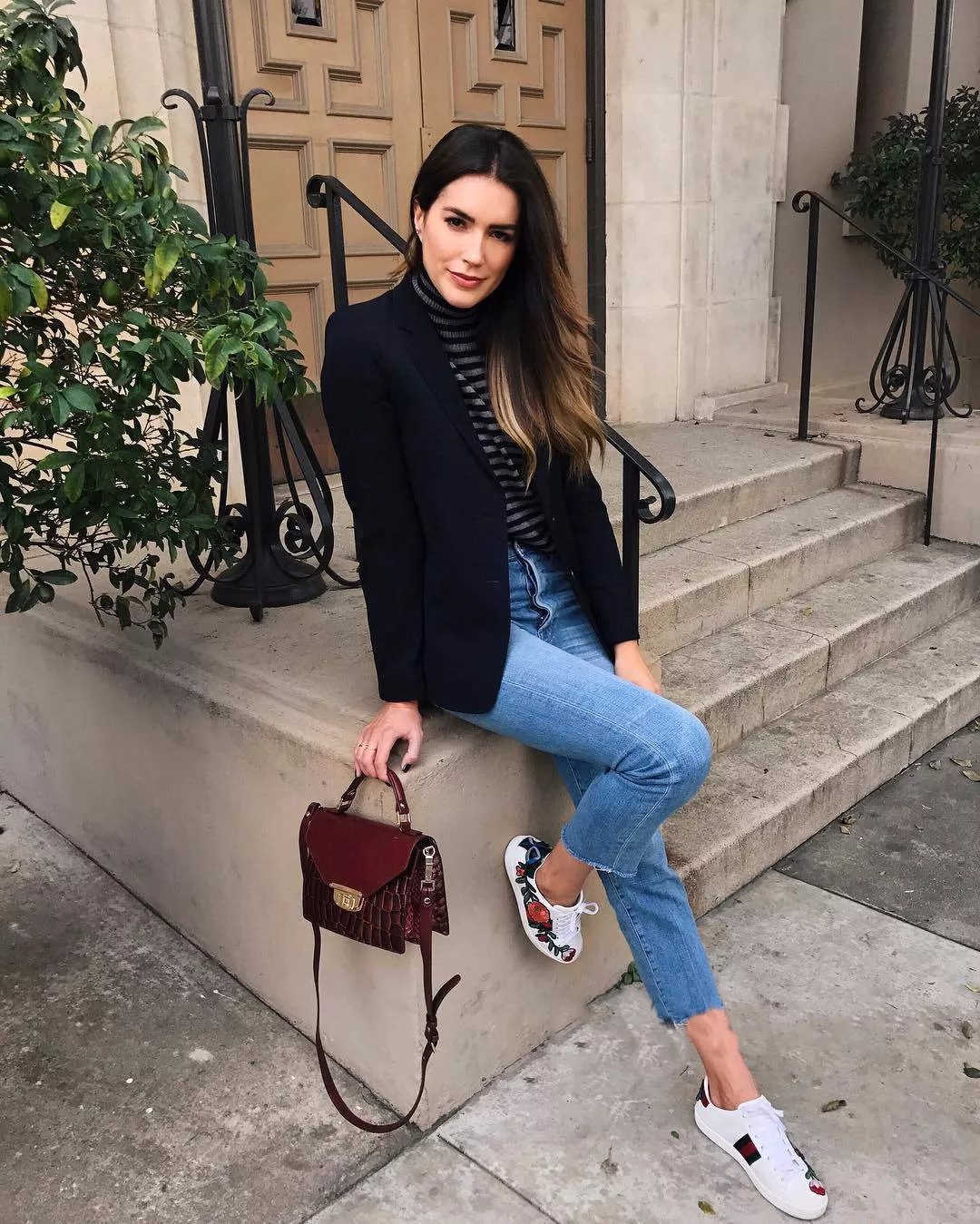 不是所有的衬衫都叫雅戈尔衬衫,不是所有穿西装的都是绅士