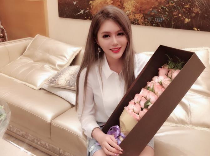 张琪格晒老家环境,直言:那个时候很自卑,怕被别人看不起!