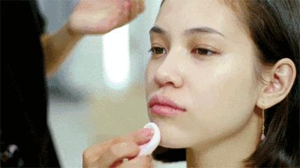 素颜霜比较容易脱妆吗,如何让素颜霜不易脱妆