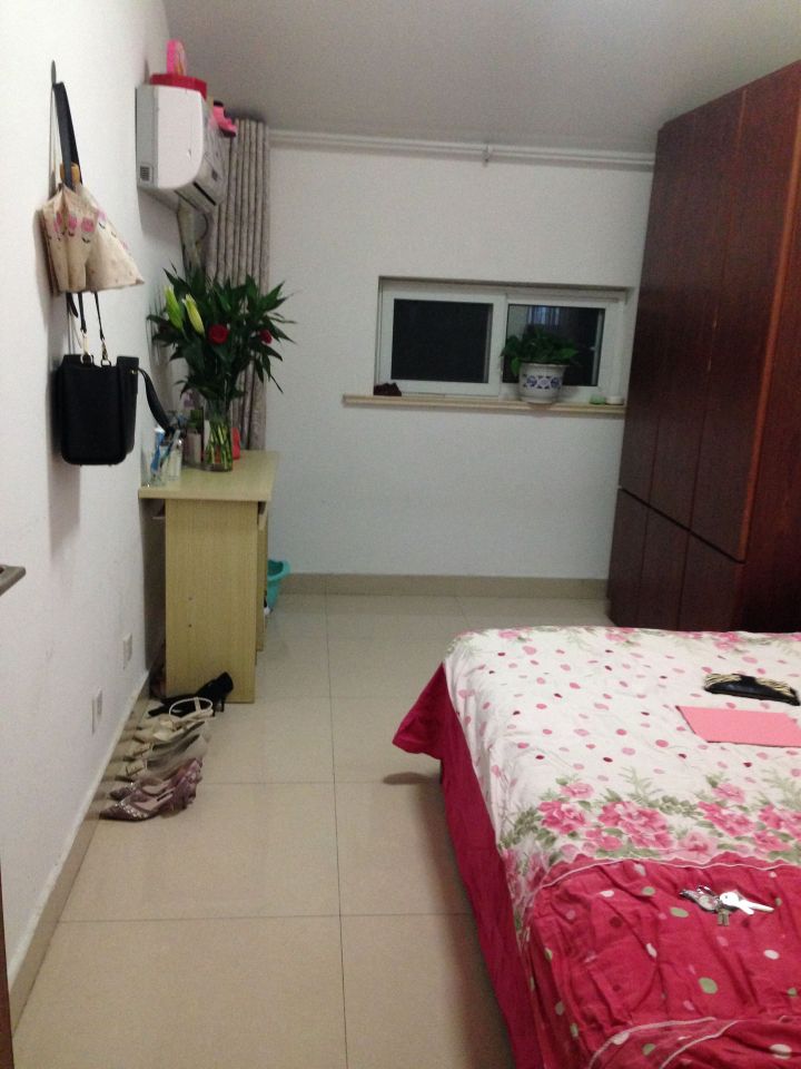 怎样花最少的钱布置出租房,怎么收拾一间出租屋显得温馨