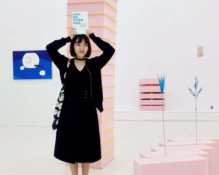 2022韩国冬季女生流行穿搭,韩国女生穿搭的十件单品