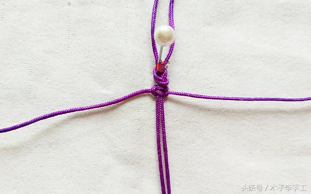 没有比这个更简单的红绳手链了，小白都会做