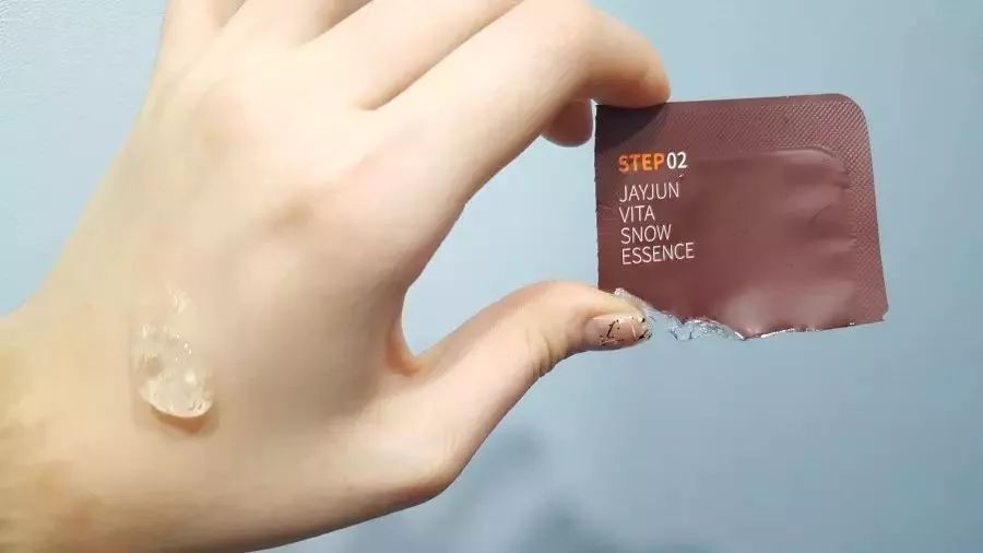 超级好用的一款复活水光面膜,韩国水光面膜