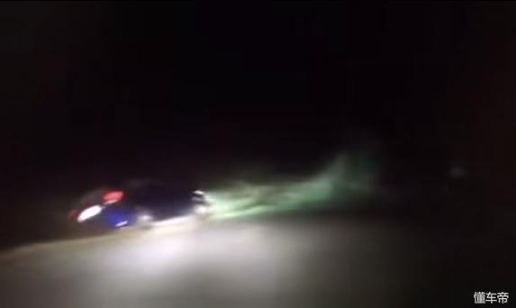 思域司机开的快直接翻沟里去了？这真不是一台思域