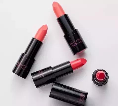 新手化妆淡妆入门基础知识,新手化妆入门教程淡妆粉底液