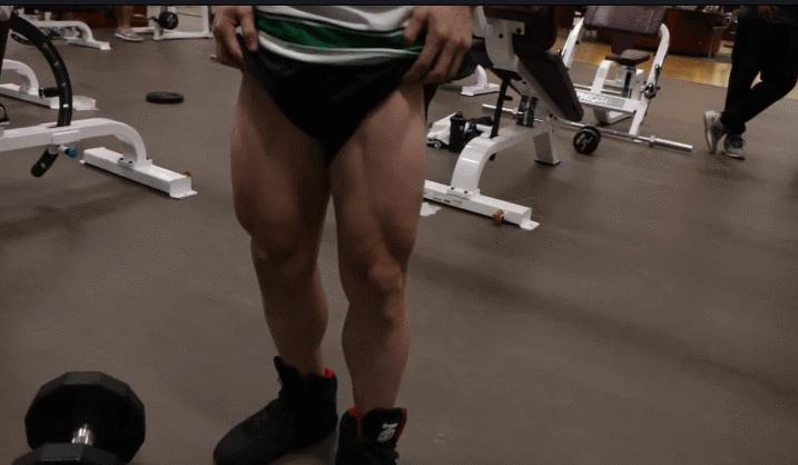 15岁亚裔健身,15岁健身3年练成肌肉猛兽