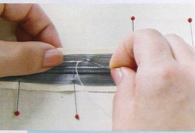 隐形拉链正确安装方法,隐形拉链用什么手法装最快