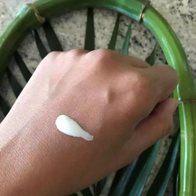 谁说美白要花天价？100块从此告别非洲肌！