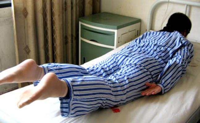 经常腰痛做哪几个动作会好一点,过度腰部酸痛怎么缓解