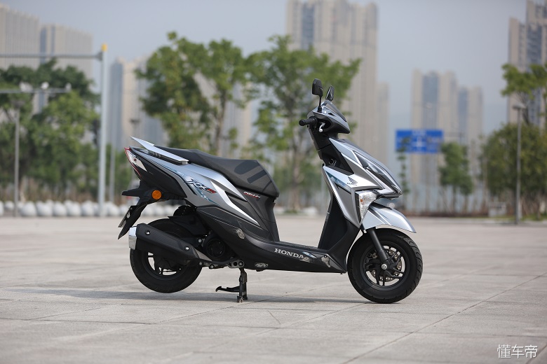 新大洲本田rx125裂行哪种颜色好看,新大洲本田裂行rx125和铃木uy125