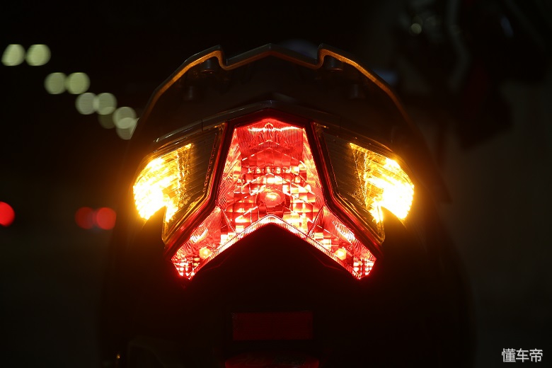 新大洲本田rx125裂行哪种颜色好看,新大洲本田裂行rx125和铃木uy125