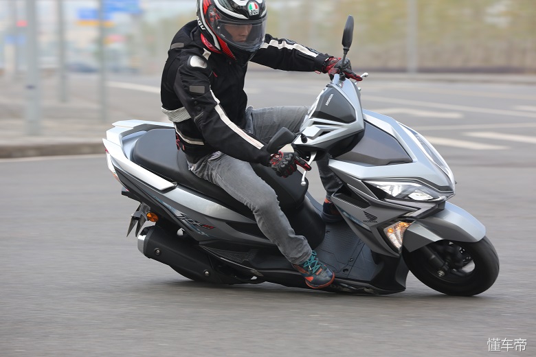 新大洲本田rx125裂行哪种颜色好看,新大洲本田裂行rx125和铃木uy125