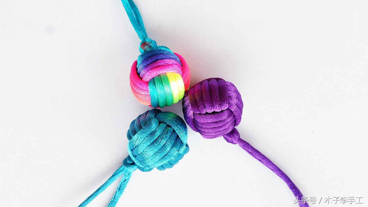 如何自制包包挂件配饰教程,包包装饰小挂件教程