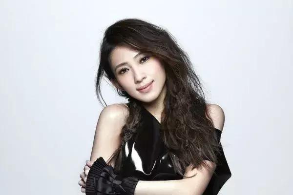 霉霉gif表情包,霉霉游泳表情包