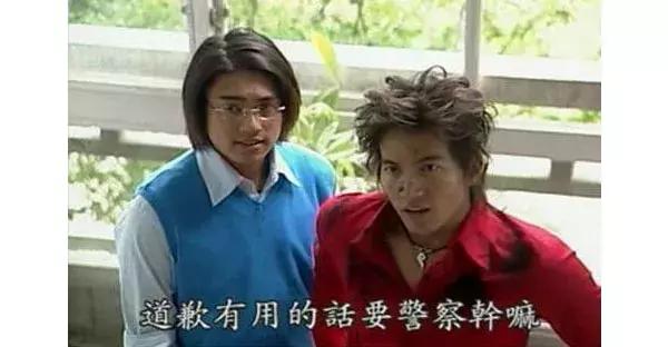 霉霉gif表情包,霉霉游泳表情包