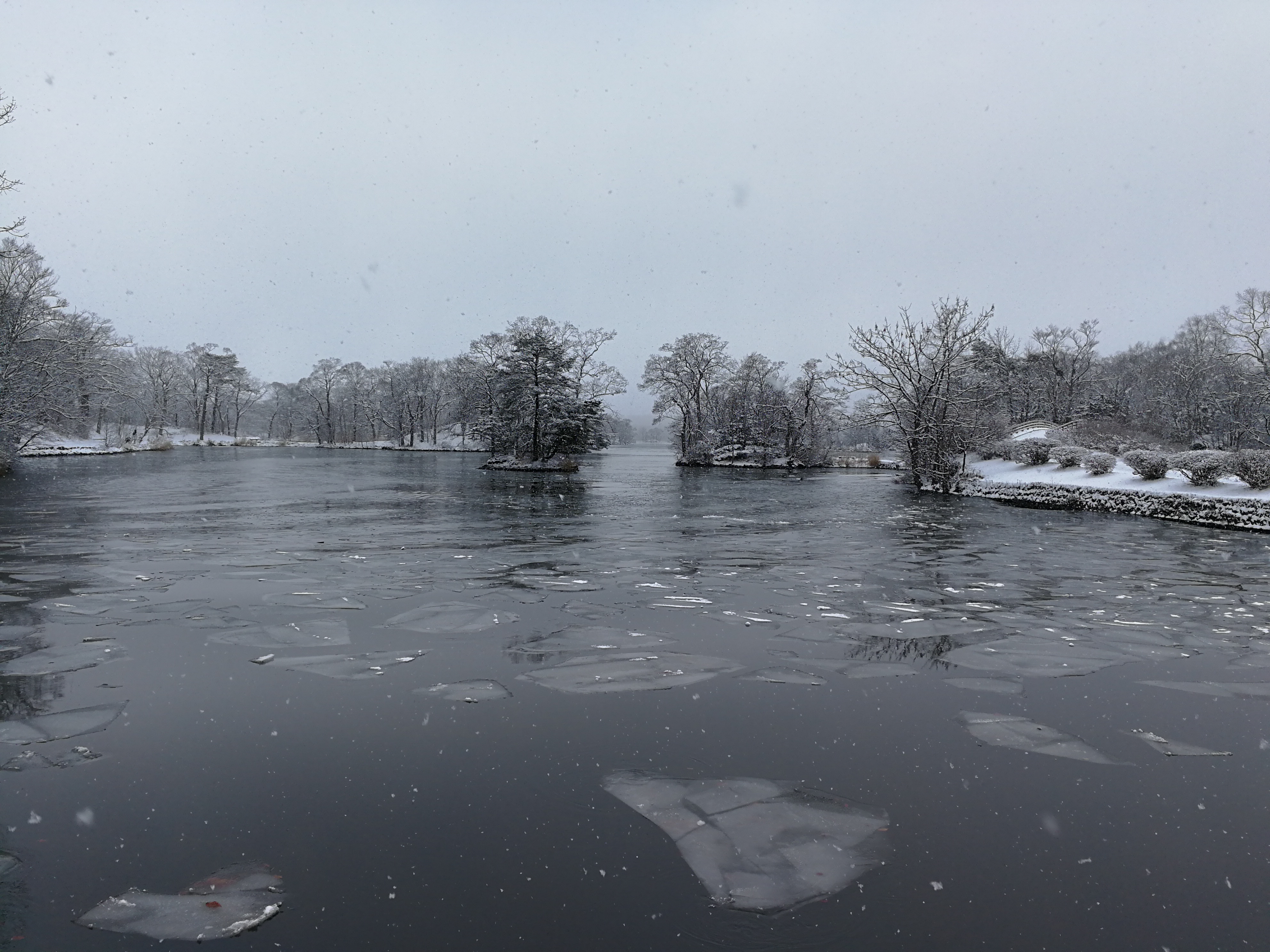 银行柜员一个月有16000收入吗,银行柜员岗位的价值是什么