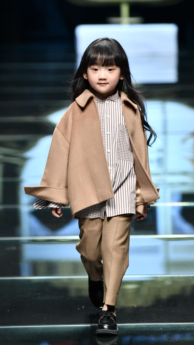 2019大连春季时装周童装,童装2018法国时装周