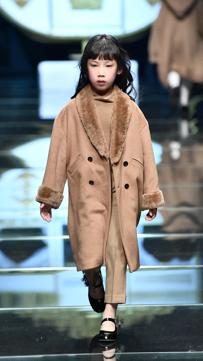 2019大连春季时装周童装,童装2018法国时装周