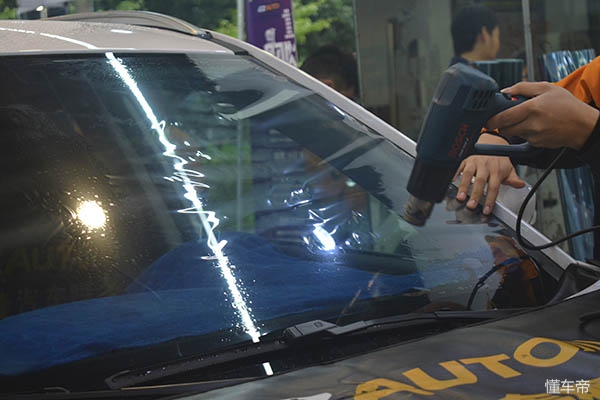 汽车玻璃贴膜怎么区分好坏的,质量好汽车玻璃贴膜的缺点和危害