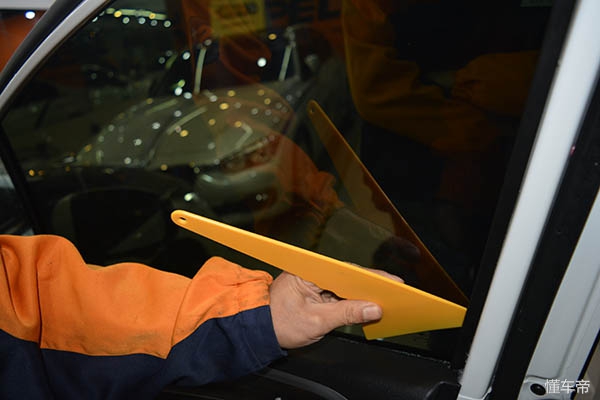 汽车玻璃贴膜怎么区分好坏的,质量好汽车玻璃贴膜的缺点和危害