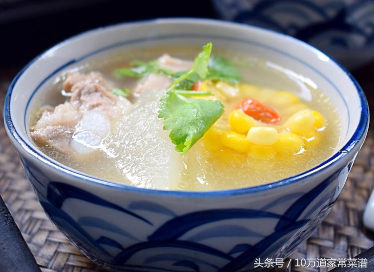 玉米冬瓜排骨汤先放玉米再放冬瓜,冬瓜玉米薏米排骨汤怎么炖最好喝